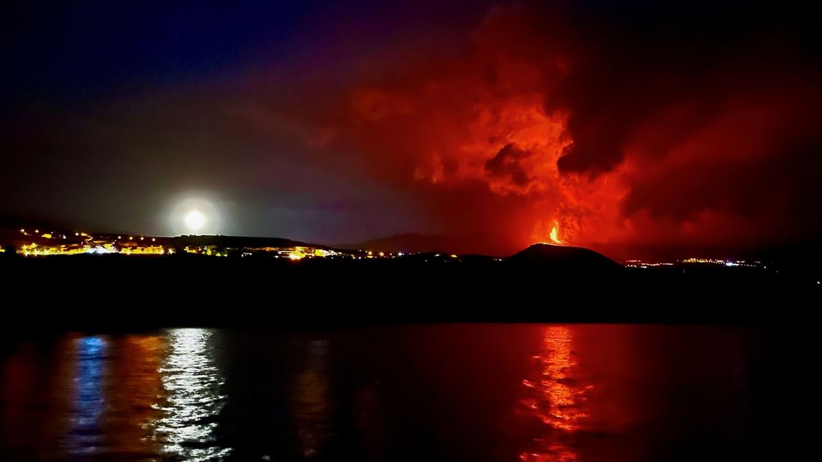 Vulkán na La Palmě ztichl, obavy ale budí láva postupující k moři